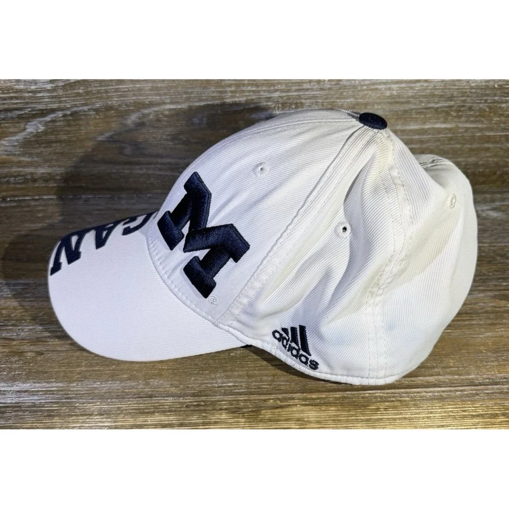 Vintage Adidas Michigan Wolverines Football Hat Size NCAA L/XL READ